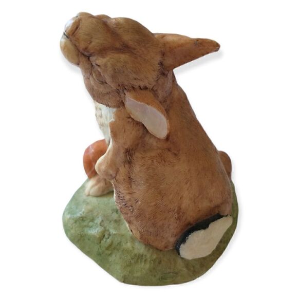 Bunny Rabbit Figure VCH England Vintage Scratching Ear Handpainted Resin Carrot. - Picture 11 of 16